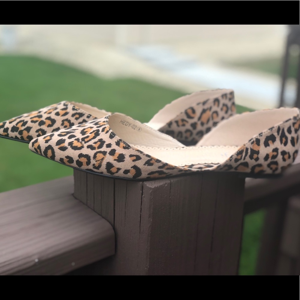 8.5 Leopard print vegan suede flats - Picture 4 of 6